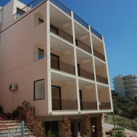 Nikos Hotel&Apartments Sarandë Buitenkant foto