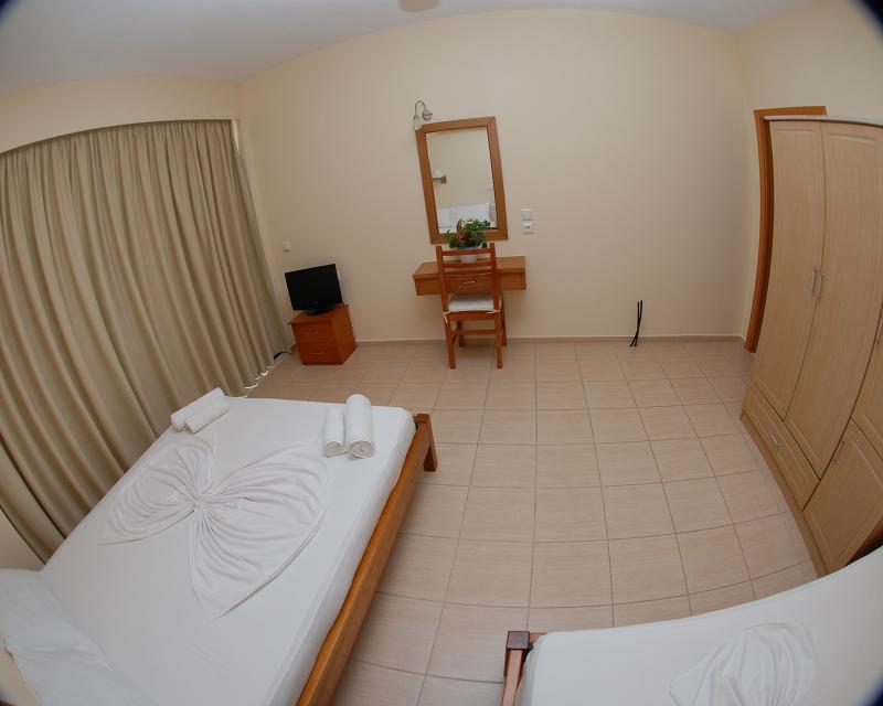 Nikos Hotel&Apartments Sarandë Buitenkant foto