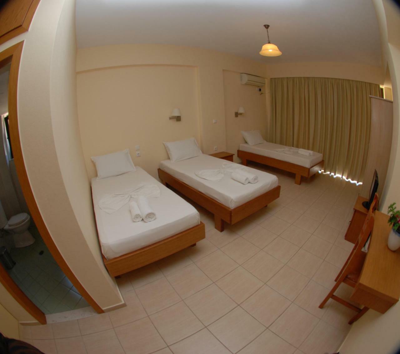 Nikos Hotel&Apartments Sarandë Buitenkant foto