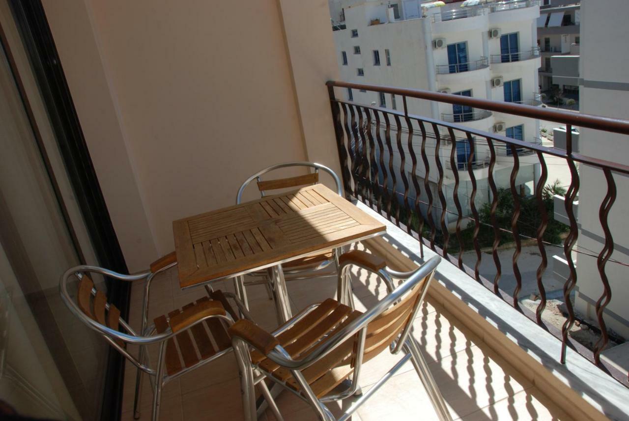Nikos Hotel&Apartments Sarandë Buitenkant foto