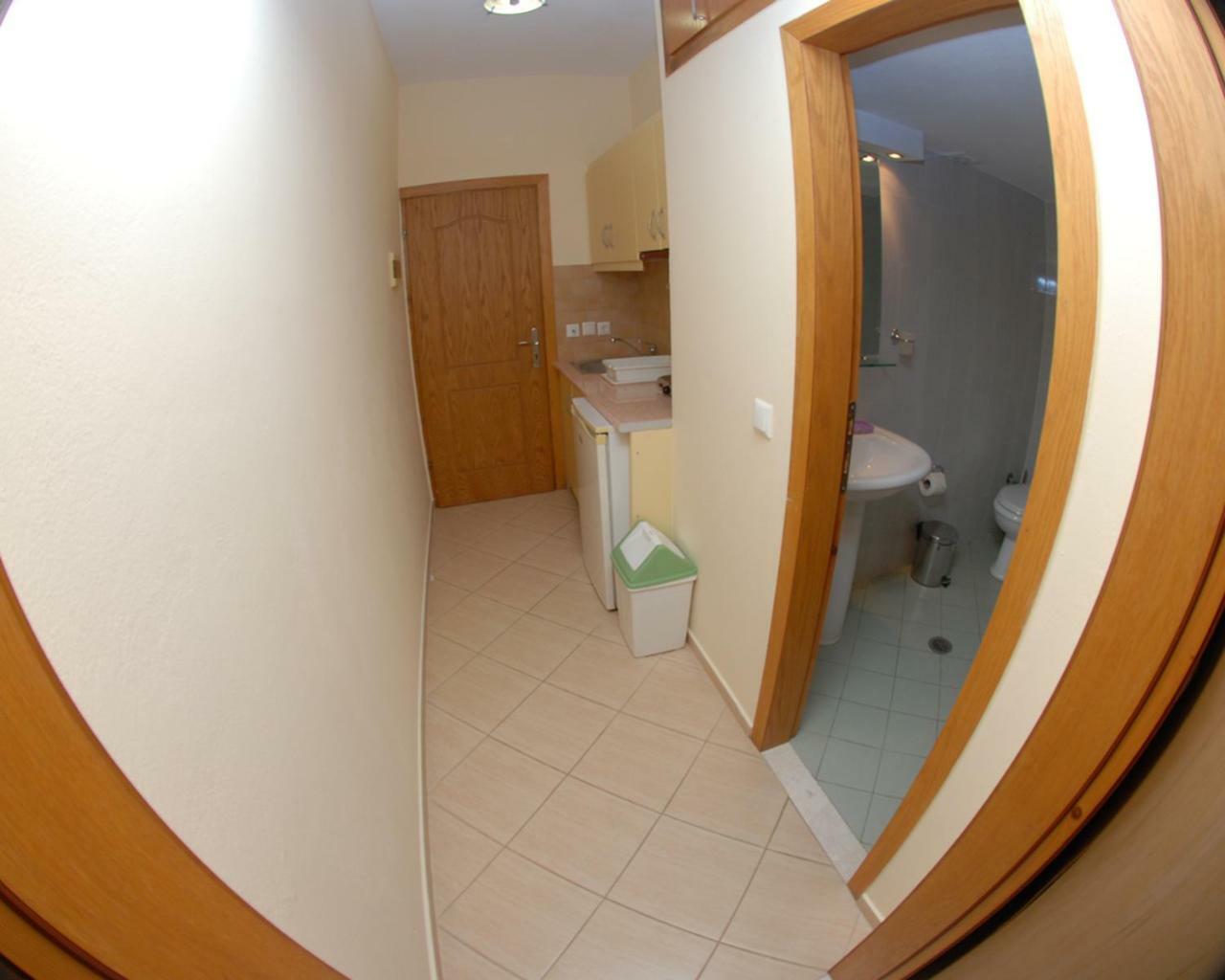 Nikos Hotel&Apartments Sarandë Buitenkant foto